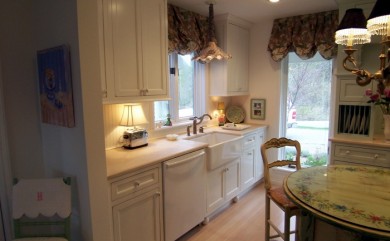 Traditional Apron Front Sink