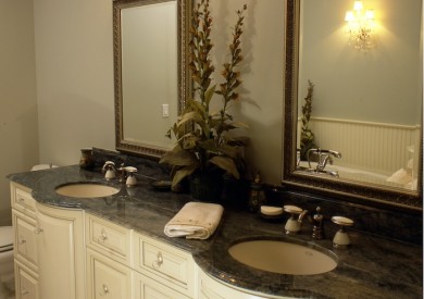 Bisque Bath with Curved Doors